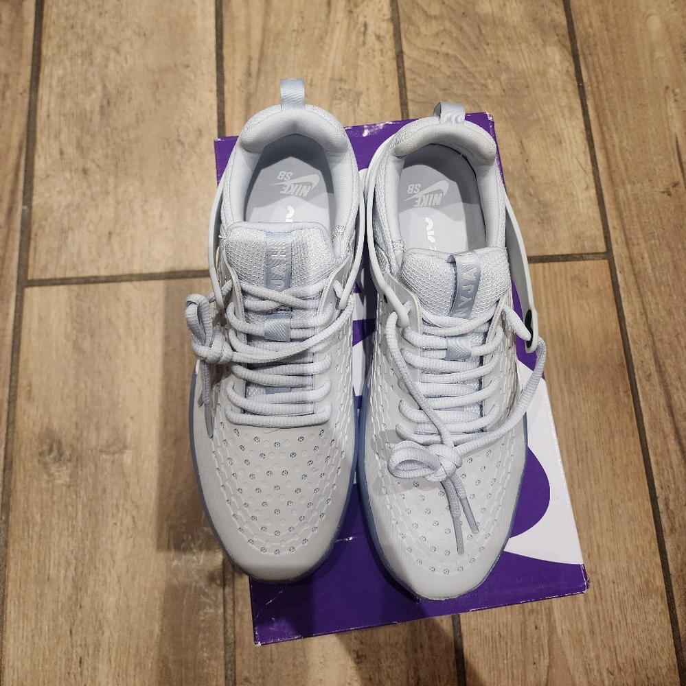 Nike SB zoom Womens 7 Mens 5.5